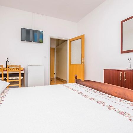 Apartment And Rooms Franka Zaboric Εξωτερικό φωτογραφία