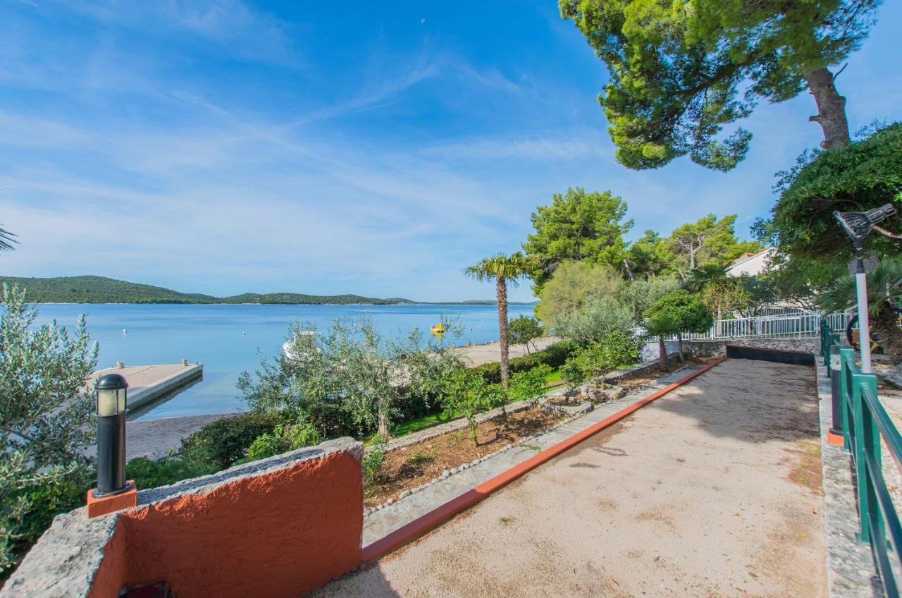 Apartment And Rooms Franka Zaboric Εξωτερικό φωτογραφία