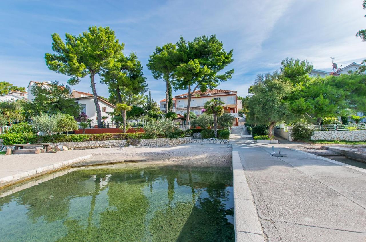 Apartment And Rooms Franka Zaboric Εξωτερικό φωτογραφία