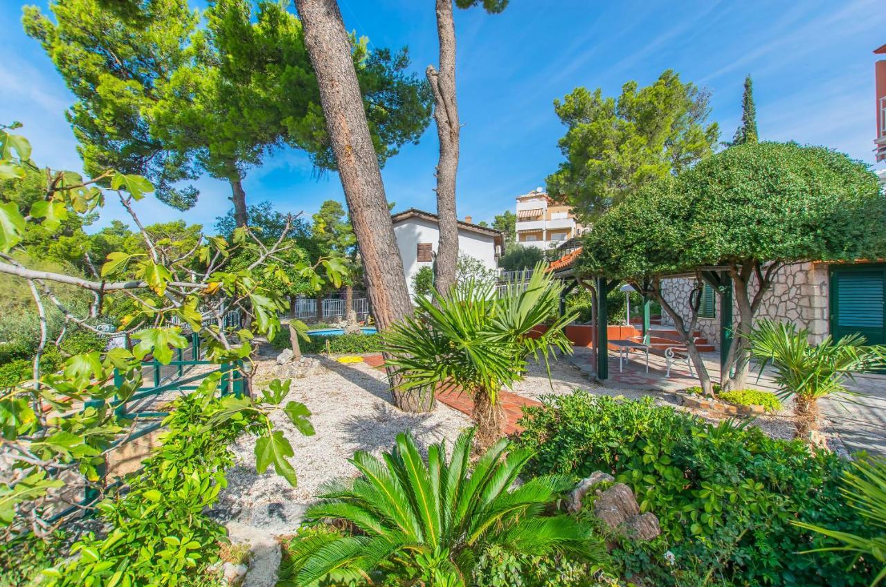 Apartment And Rooms Franka Zaboric Εξωτερικό φωτογραφία
