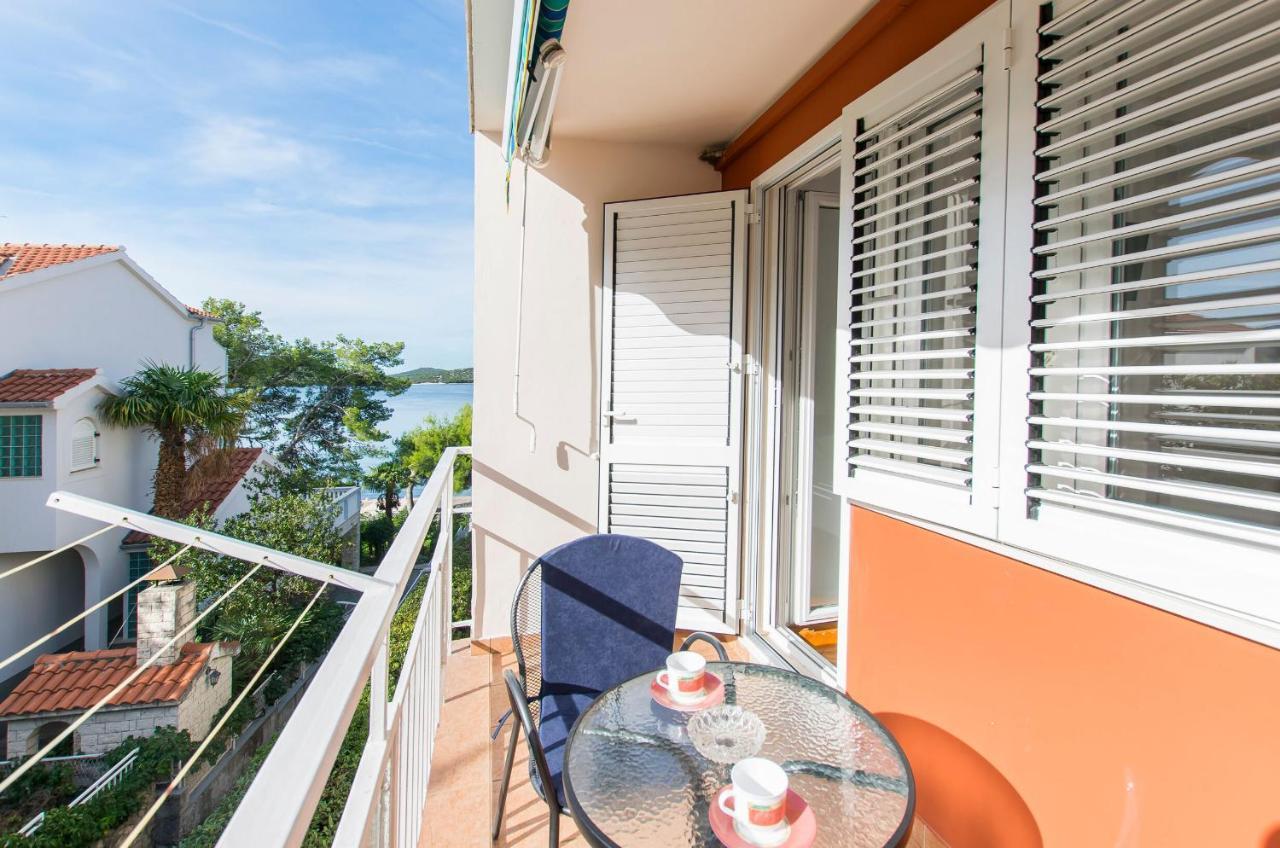 Apartment And Rooms Franka Zaboric Εξωτερικό φωτογραφία
