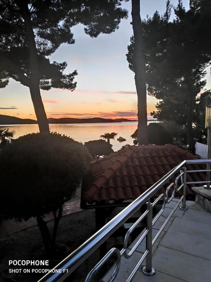 Apartment And Rooms Franka Zaboric Εξωτερικό φωτογραφία