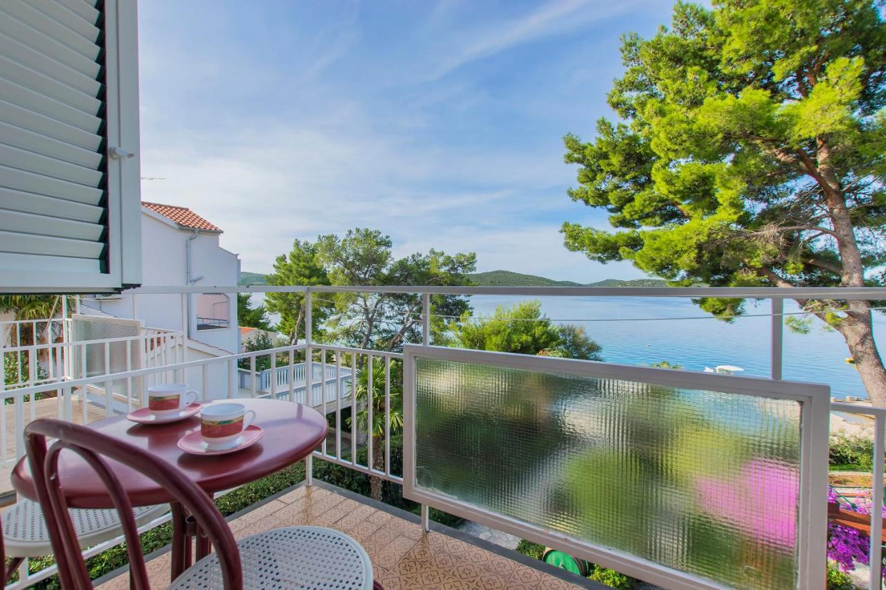 Apartment And Rooms Franka Zaboric Εξωτερικό φωτογραφία