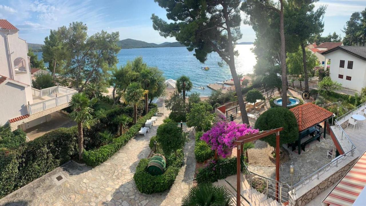Apartment And Rooms Franka Zaboric Εξωτερικό φωτογραφία