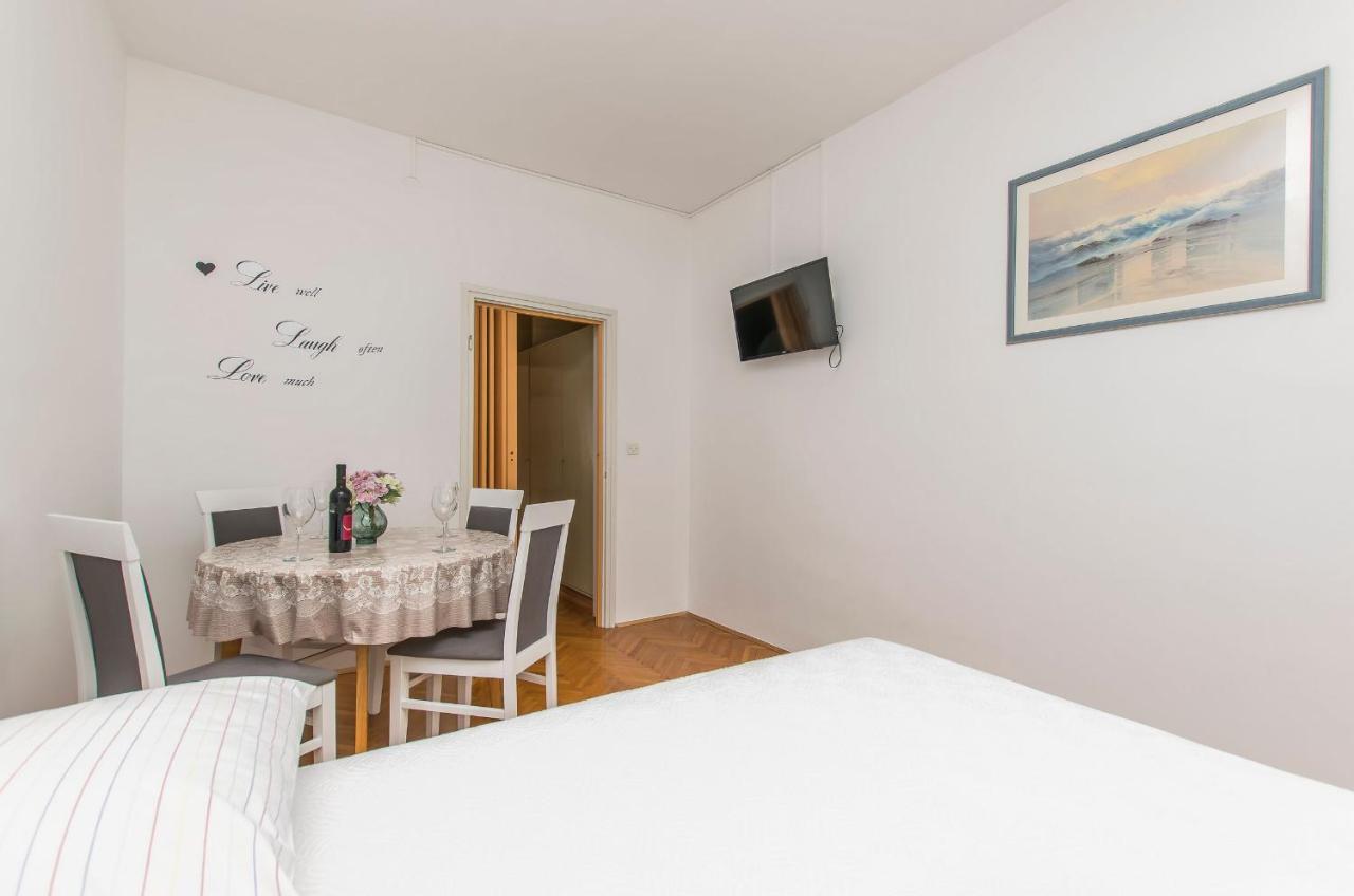 Apartment And Rooms Franka Zaboric Εξωτερικό φωτογραφία
