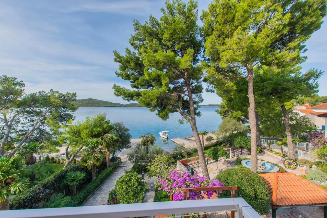 Apartment And Rooms Franka Zaboric Εξωτερικό φωτογραφία