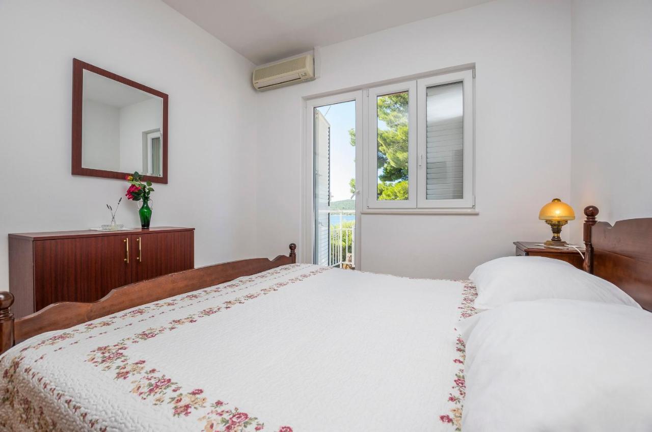 Apartment And Rooms Franka Zaboric Εξωτερικό φωτογραφία