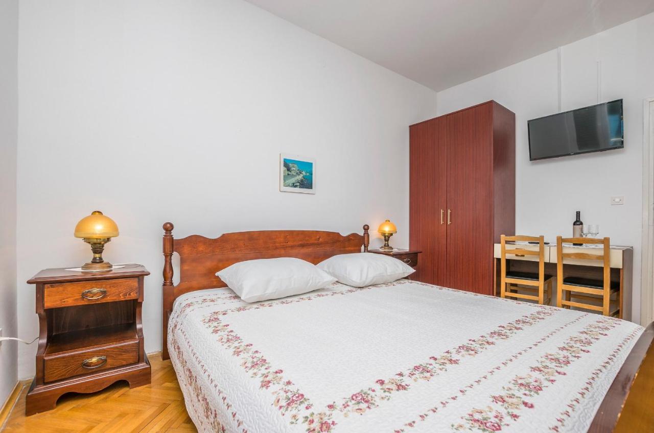 Apartment And Rooms Franka Zaboric Εξωτερικό φωτογραφία