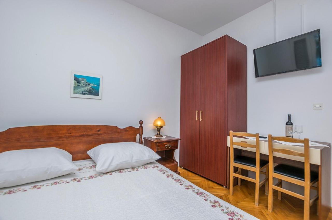 Apartment And Rooms Franka Zaboric Εξωτερικό φωτογραφία