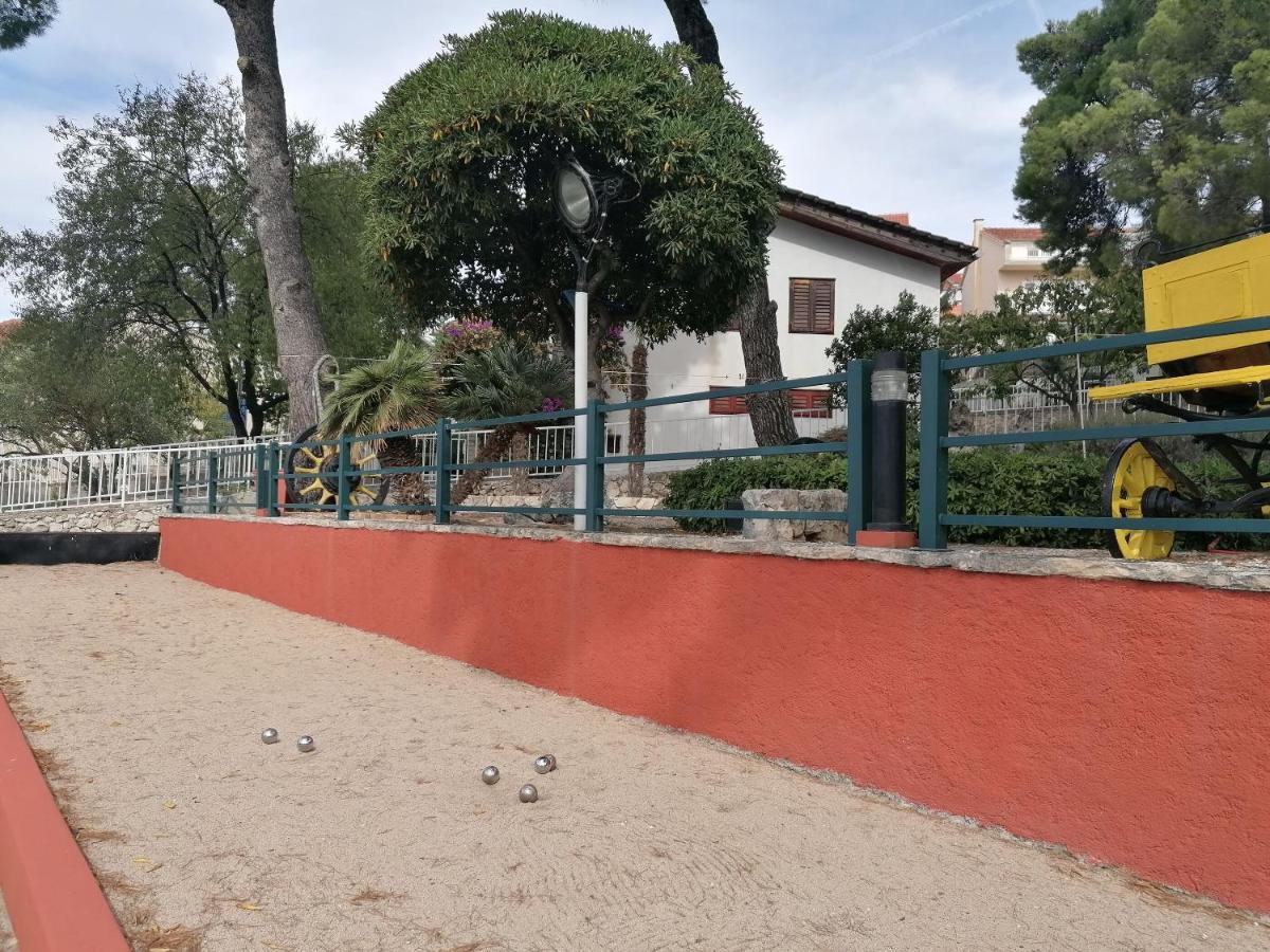 Apartment And Rooms Franka Zaboric Εξωτερικό φωτογραφία